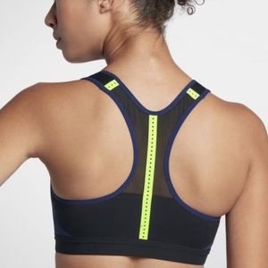 Nike Motion Adapt Bra / High Support / Size Medium